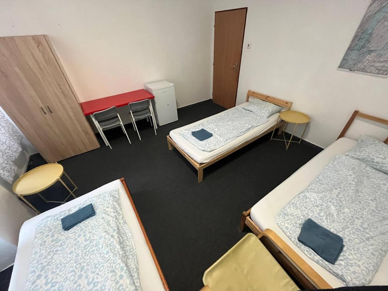 Cozy Rooms, 10 Min By Walk To The Center ブルノ エクステリア 写真